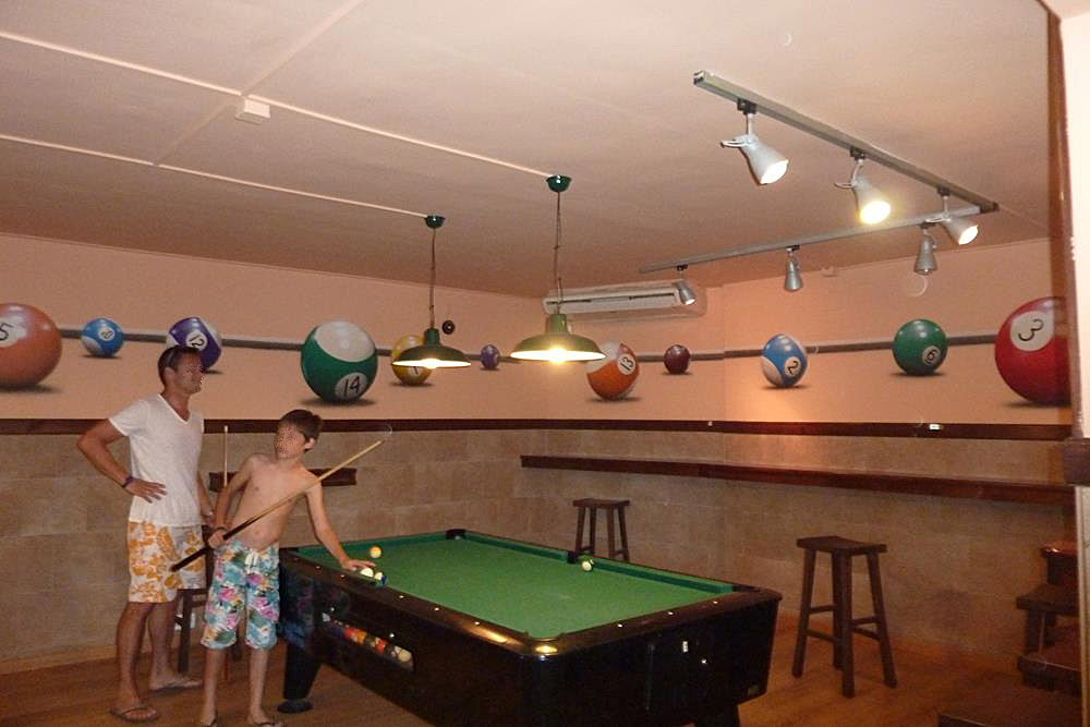 Billiard area